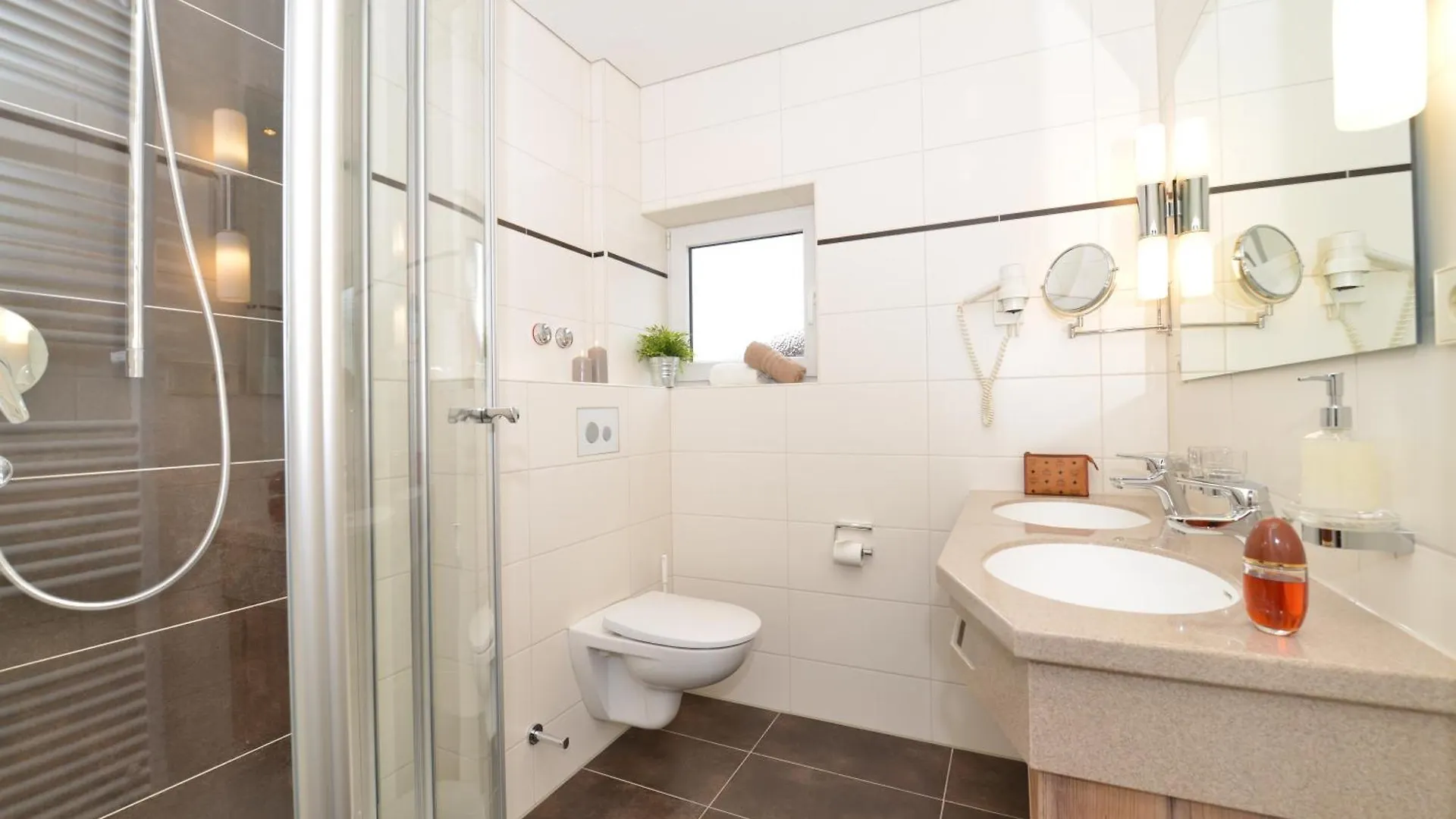 Hotel Garni Schellenberg Oberstdorf 4*,