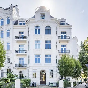 https://exclusivecosy-with-new-bathroom-next-to-u-bahn.hamburg-hotels-de.com